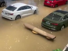 车在地下停车场被水淹了谁负责（地下车库车辆被水淹了保险公司赔偿吗）